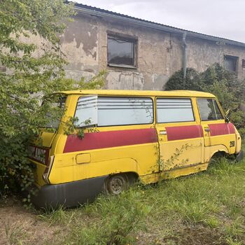 Der bekannte Friedhof der Krankenwagen