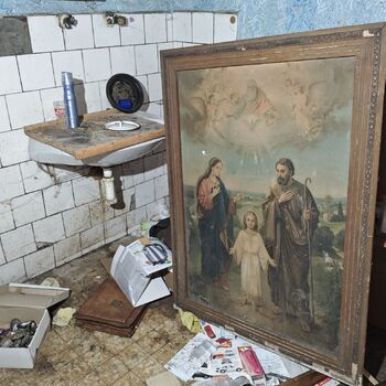 What happened here? The abandoned, well-preserved farmstead of Mr. Václav...