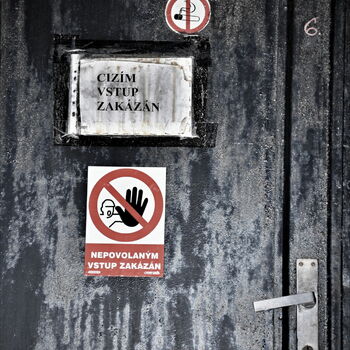 poštovní schránka tlačítko