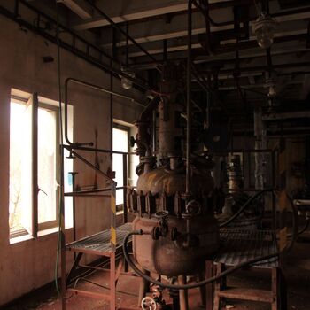 Remote chemical production building Remote chemical production building