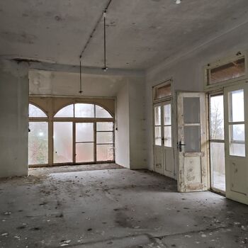 Co to bylo? Tábor nebo lovecký zámeček...