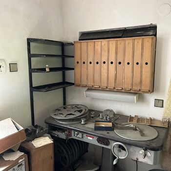 ᴀʙᴀɴᴅᴏɴᴇᴅ ꜱᴜᴍᴍᴇʀ ᴄɪɴᴇᴍᴀ