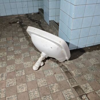 Byly tu satanisté? Opuštěné ROH...