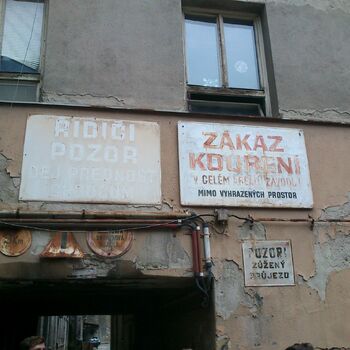 holičství obchod obchodní zařízení místo podnikání budova