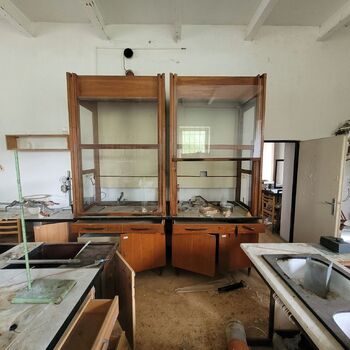 Old chemist Old chemist