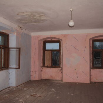 Zámek a'la slunce, seno, Italové