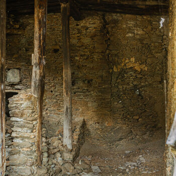 The abandoned community of Italy The abandoned community of Italy