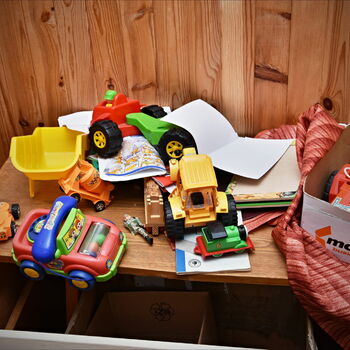 tabulka nábytek stůl