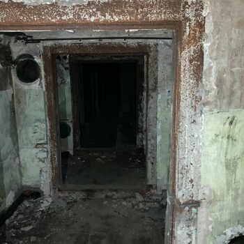 Transmitting station building