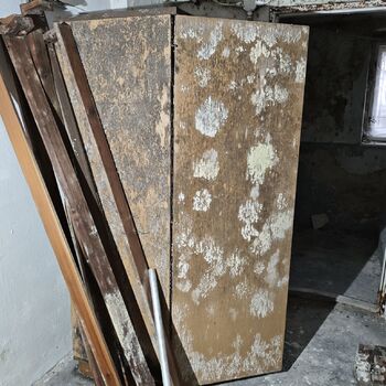 Co to bylo? Tábor nebo lovecký zámeček...