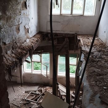 Opuštěná škola / internát