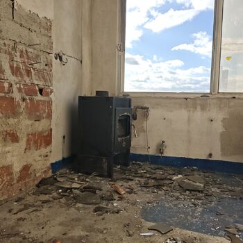 Proč to nedostavěli? Opuštěná železniční poliklinika...