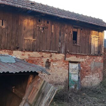 Abandoned farm building_2025