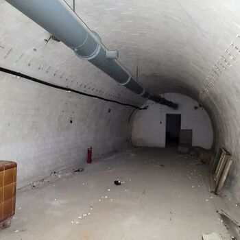 Už se setmělo venku je úplněk.