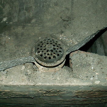 Richard Underground Factory