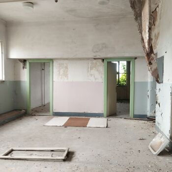 Opuštěná škola / internát