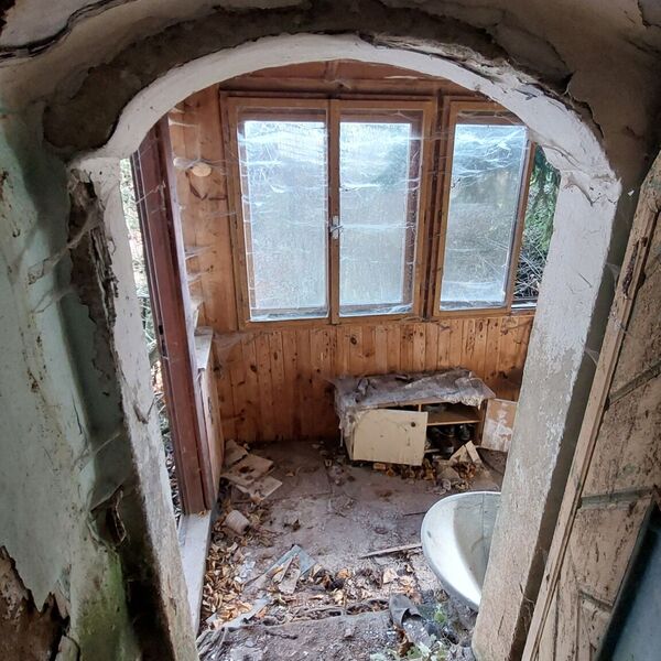 Verlassener Bauernhof... Ich war schon öfter hier, also füge ich auch meine Fotos hinzu.