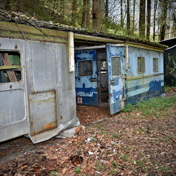 mobile home housing trailer structure wheeled vehicle vehicle