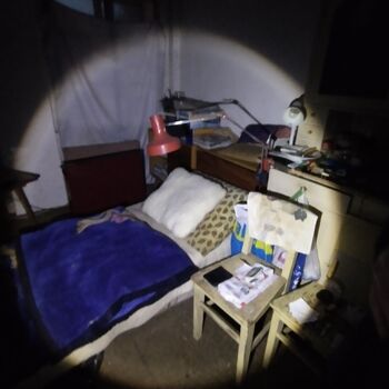 Dům babičky která nedojedla ledničku