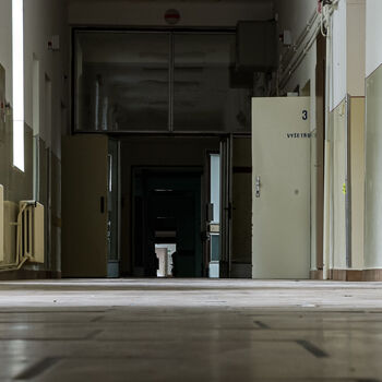 Dead surgery in the middle of a living hospital Dead surgery in the middle of a living hospital