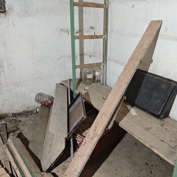 Byly tu satanisté? Opuštěné ROH...