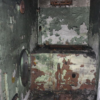 Kam zmizeli Rusové? Opuštěný sklad Javor 50