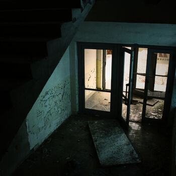 Haly plné tajemství... Opuštěná fabrika