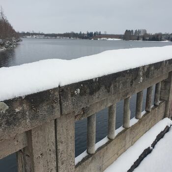 bariéra vlnolam obstrukce zábradlí krajina voda struktura
