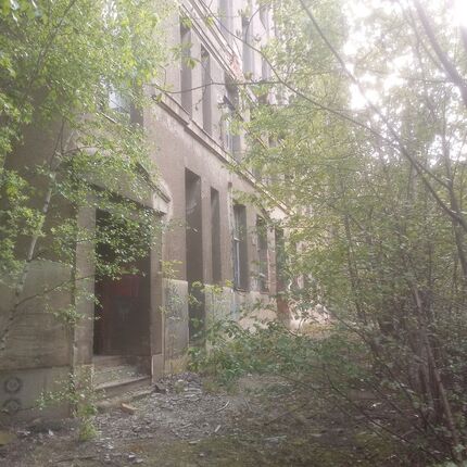 Factory for small legendary trucks.2024 Factory for small legendary trucks.2024