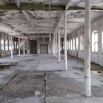 Opuštěná dílna Liaz