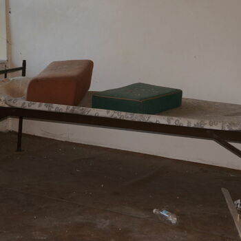 místnost nábytek interiér Pohovka domácí dům ložnice sídlo tabulka polštář výzdoba moderní lampa