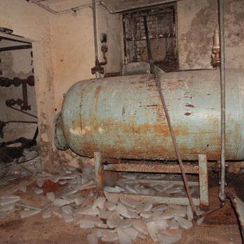 Remote chemical production building Remote chemical production building