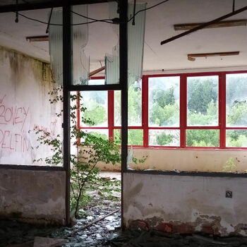 budova dveře budova dveře