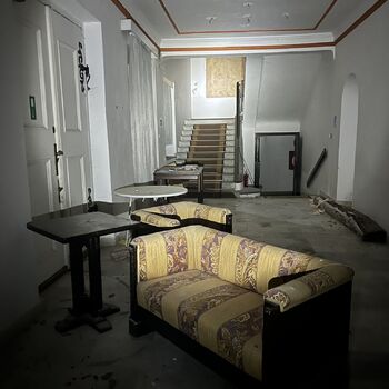 Opuštěný zámek/hotel