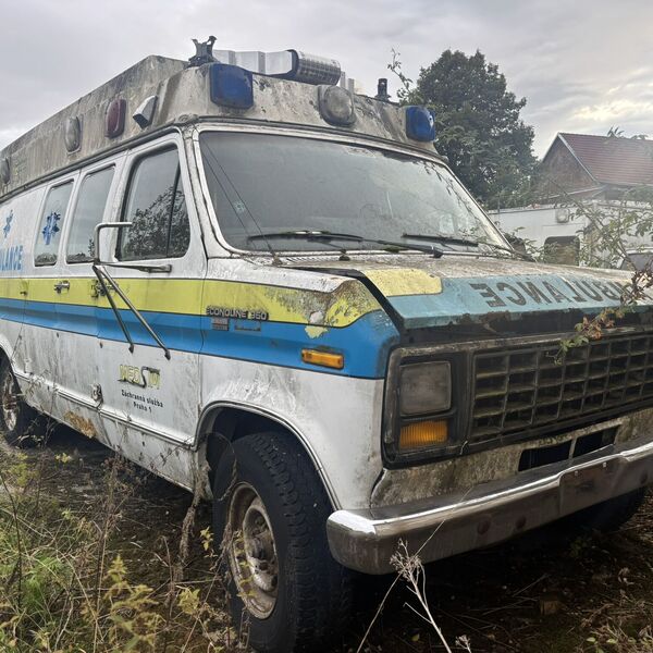 Der bekannte Friedhof der Krankenwagen
