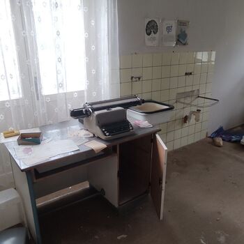 Opuštěná ordinace s klinikou 🦷 Opuštěná ordinace s klinikou 🦷