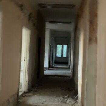 Die verlassene Kaserne der Kurivody