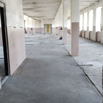 Opuštěná dílna Liaz