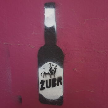 bottle beer bottle alcohol vessel drink container glass beverage wine