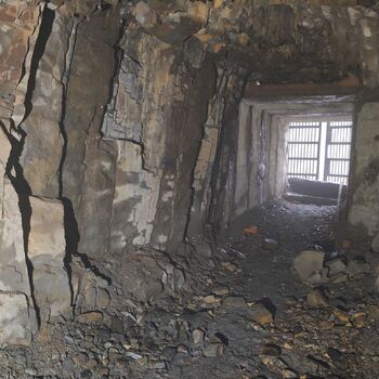 Proč se tu přestalo těžit? Opuštěné doly...