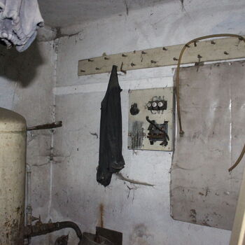 Opuštěný venkovský statek.