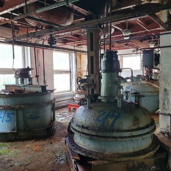 Old chemist Old chemist