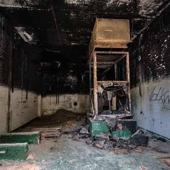 Velitelské stanoviště, bunkry a otevřené pozice s opravdu skvělými graffiti