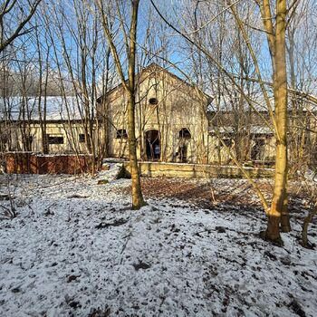 Palác u tlustého pána & přilehlý kolchoz