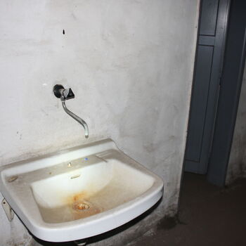 The terrifying underground! A semi-functional factory