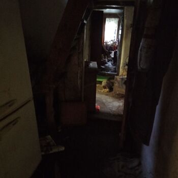 Das Haus, in dem alles hinterlassen wurde Das Haus, in dem alles hinterlassen wurde