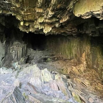 Höhle geologische formation Fels Klippe Berg Schlucht Wasser Fluss Landschaft Höhle geologische formation Fels Klippe Berg Schlucht Wasser Fluss Landschaft