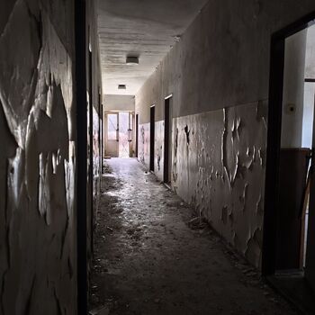 Kdo se tady léčil? Opuštěná psychiatrická léčebna...