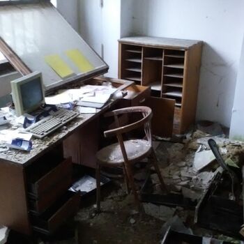 tabulka místnost interiér stůl monitor nábytek tiskárna