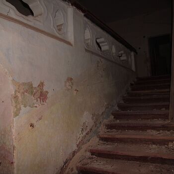 Zámek a'la slunce, seno, Italové